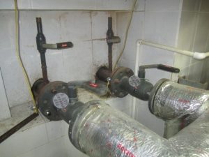 Обследование системы отопления (фото ввода отопления диаметром ?76 мм)